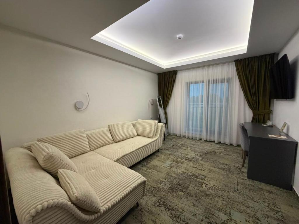 Apartament un dormitor si living 