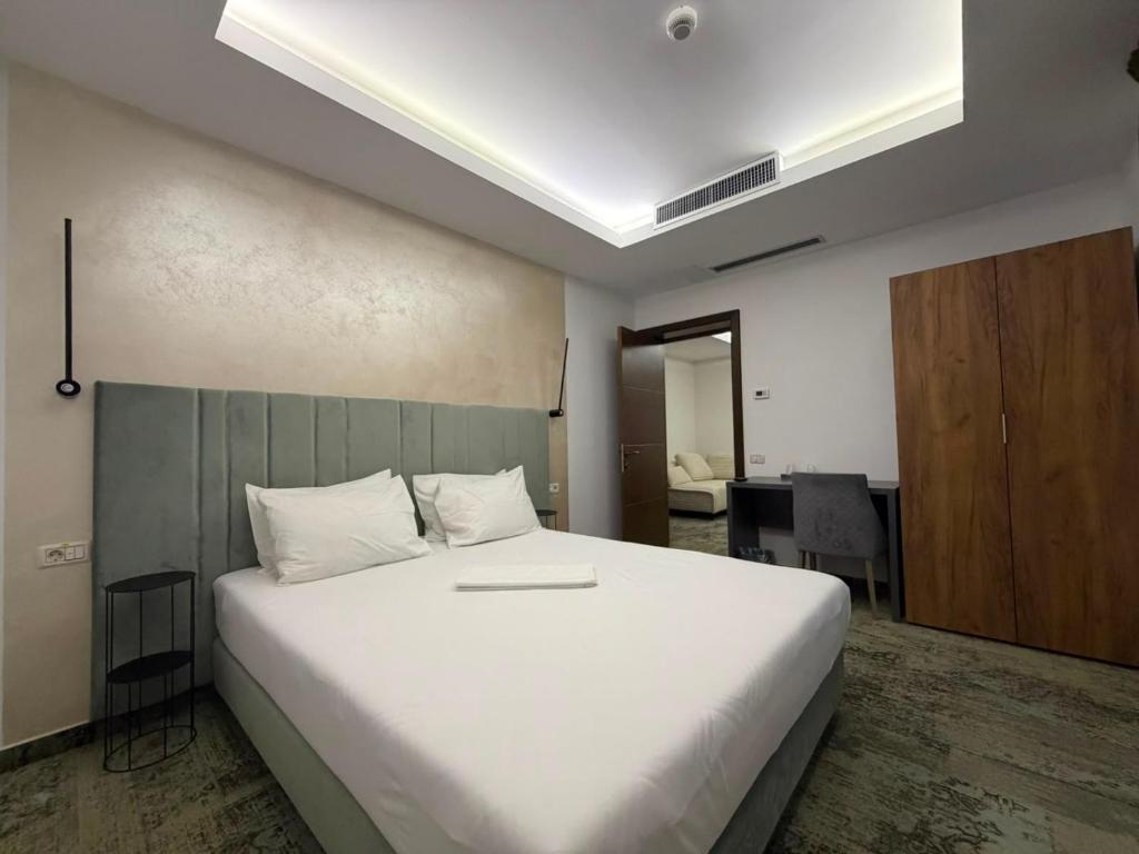 Apartament un dormitor si living 
